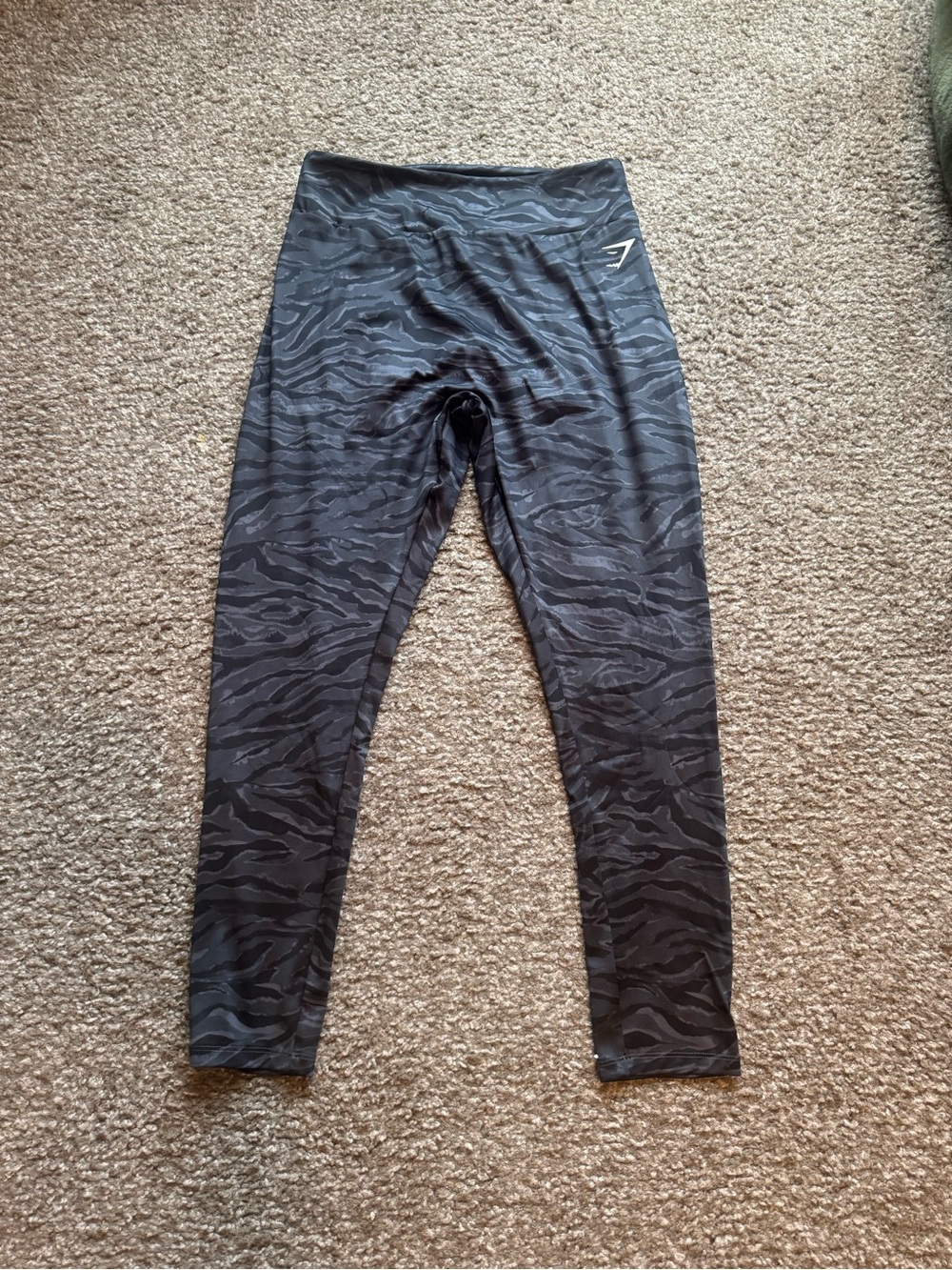 Gymshark Adapt Animal Seamless Leggings Black Tiger Print - Ruched Glute Scrunch